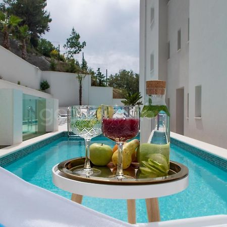 Villa Smaragd - Opal - Luxury Apt With Shared Pool And Private Hot Tub Макарска Экстерьер фото
