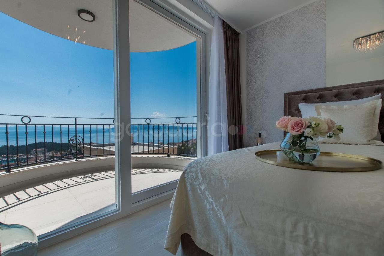 Villa Smaragd - Opal - Luxury Apt With Shared Pool And Private Hot Tub Макарска Экстерьер фото