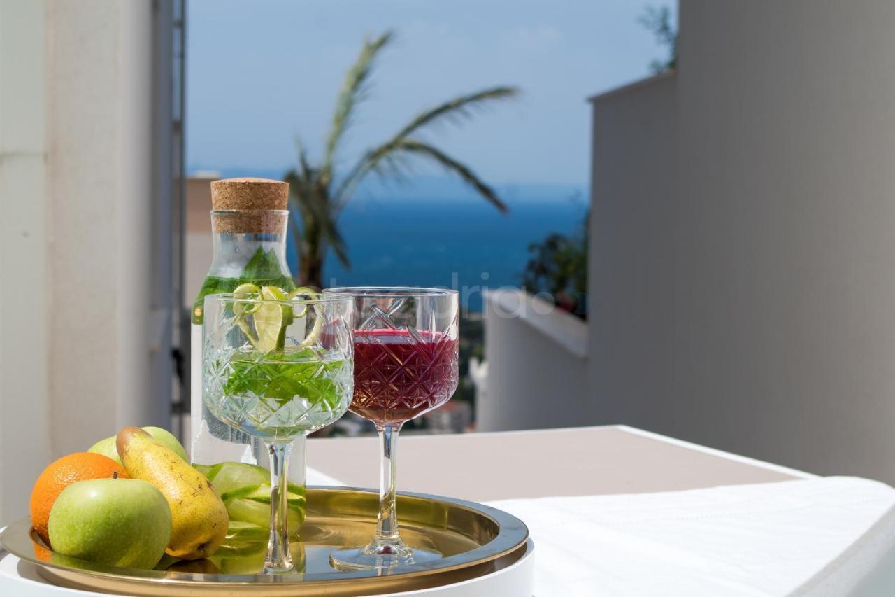 Villa Smaragd - Opal - Luxury Apt With Shared Pool And Private Hot Tub Макарска Экстерьер фото