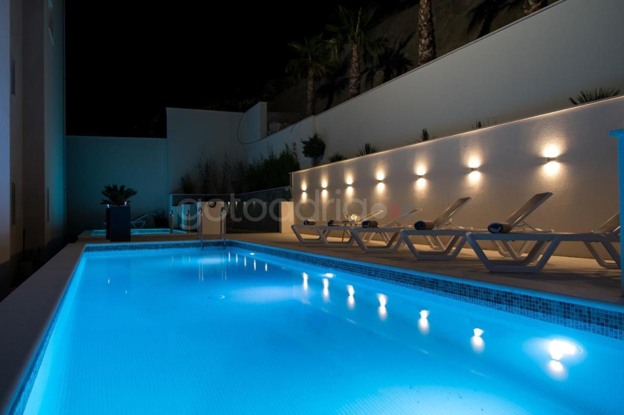 Villa Smaragd - Opal - Luxury Apt With Shared Pool And Private Hot Tub Макарска Экстерьер фото